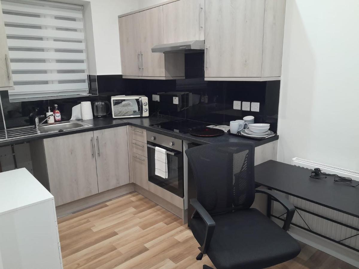Mia Residence - Entire Studio Apartment - City View - London - Next To Ealing Broadway Station Экстерьер фото